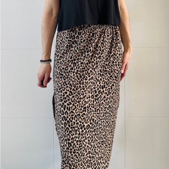 EUC Jackson Rowe Purr Print midi skirt. Leopard print. Size Large. - Picture 1 of 8